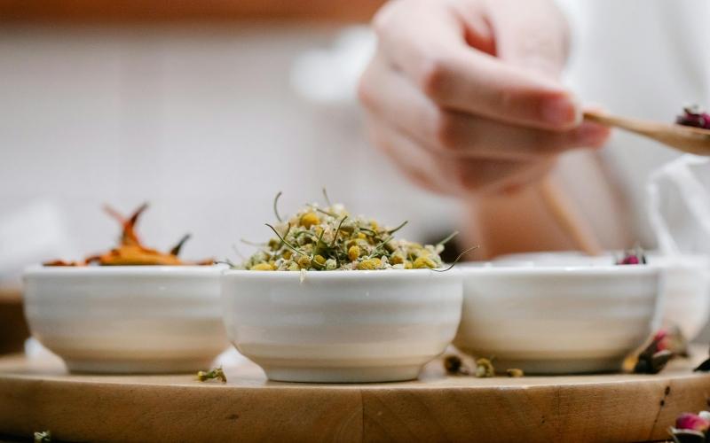 1.What perfume lasts the longest and does it get better with age 03(1)